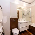 Kleczkow - 50m2, Parking, Balcony - By Rentujemy Apartment Breslau