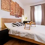 Kleczkow - 50m2, Parking, Balcony - By Rentujemy Apartment *