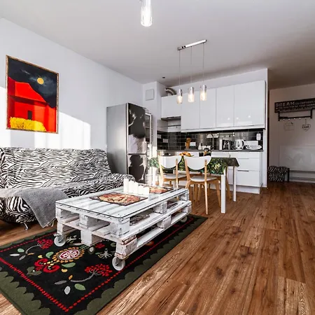 Апартаменти Kleczkow - 50m2, Parking, Balcony - By Rentujemy *