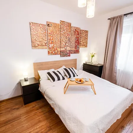 Kleczkow - 50m2, Parking, Balcony - By Rentujemy Apartment Breslau