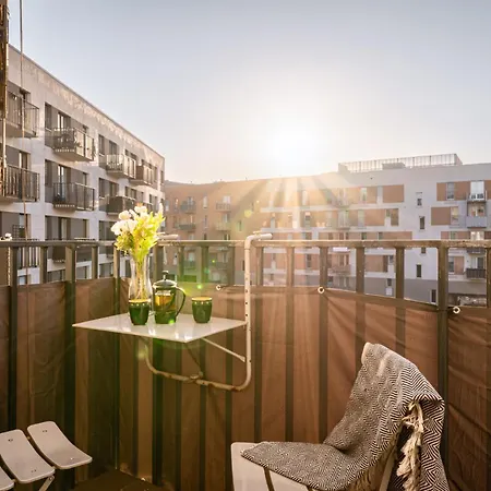 Kleczkow - 50m2, Parking, Balcony - By Rentujemy Апартаменты *