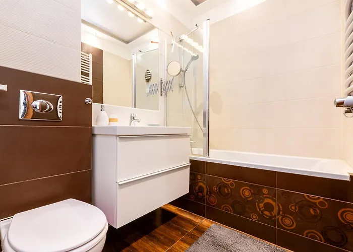 Kleczkow - 50m2, Parking, Balcony - By Rentujemy Apartment Breslau