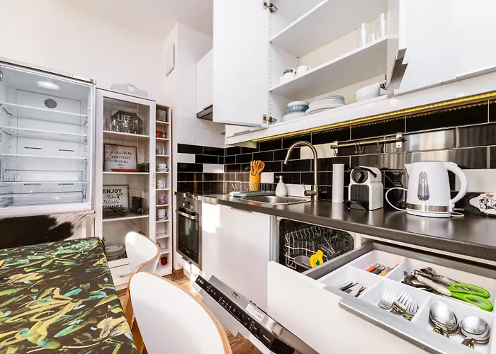 Kleczkow - 50m2, Parking, Balcony - By Rentujemy * Breslau