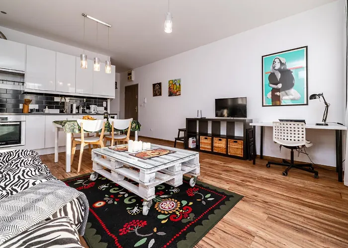 Kleczkow - 50m2, Parking, Balcony - By Rentujemy Apartment